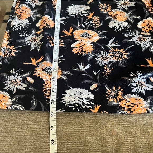 SHEIN Plus Slit Back Allover Floral Dress Size 1x - Picture 5 of 11